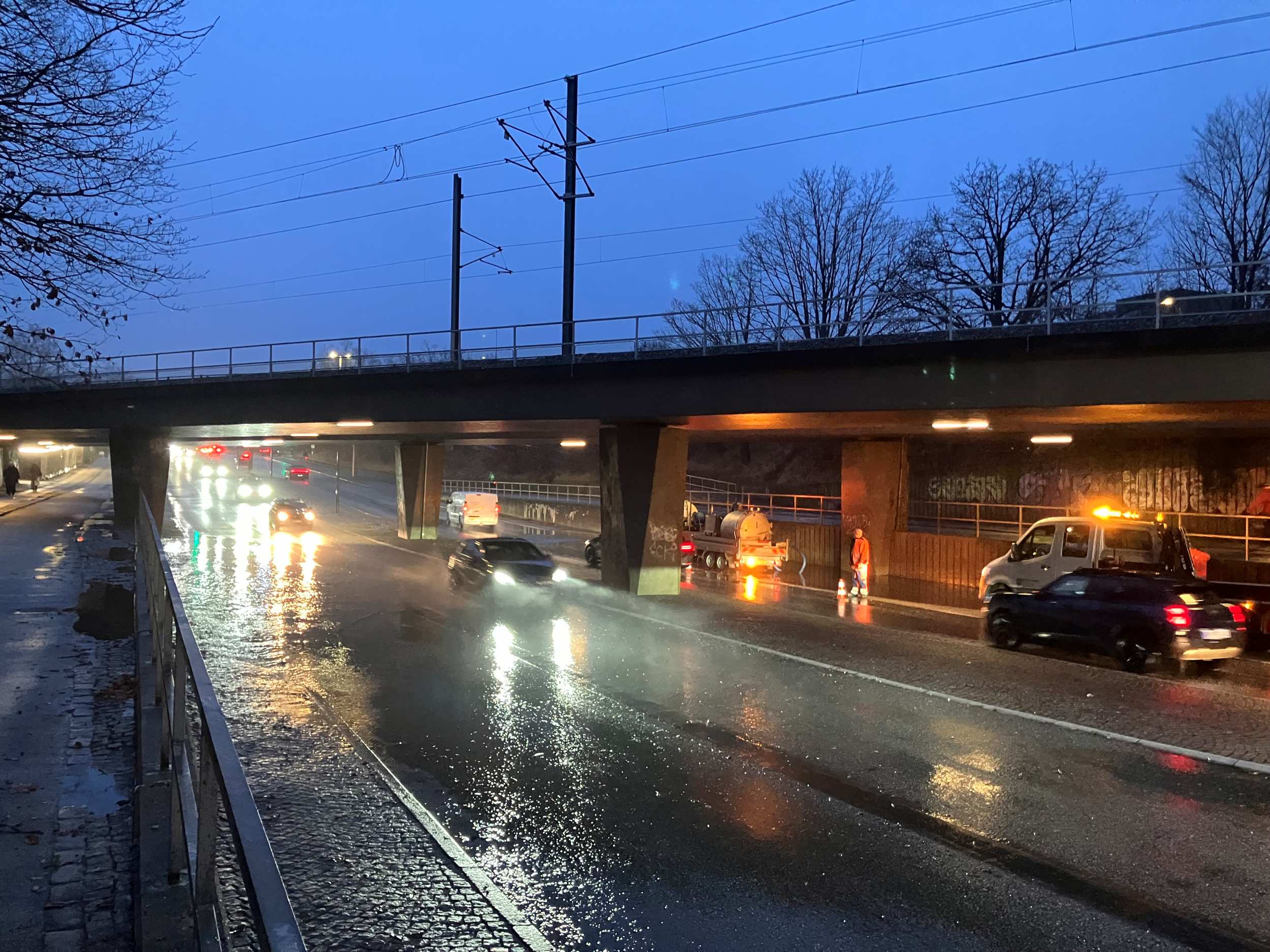 Oversvømmelse under viadukten ved Bernstorffsvej Station